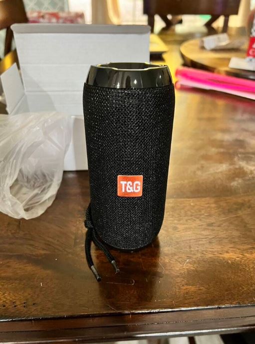 Portable Wireless Bluetooth Speaker, Waterproof, Subwoofer Bass, FM Radio, Aux & TF Music Input