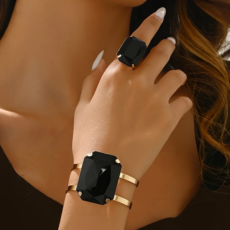 Gold-Tone Ring with Black Rectangular Gemstone – Modern Statement Cocktail Ring for Women